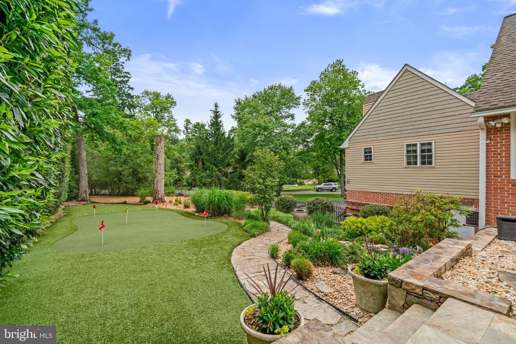Image 5 of property listing at 3618 UNDEROAK DR, Ellicott City, MD 21042