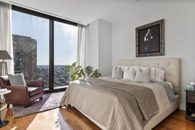 1 Dalton 2604, Boston, MA 02115