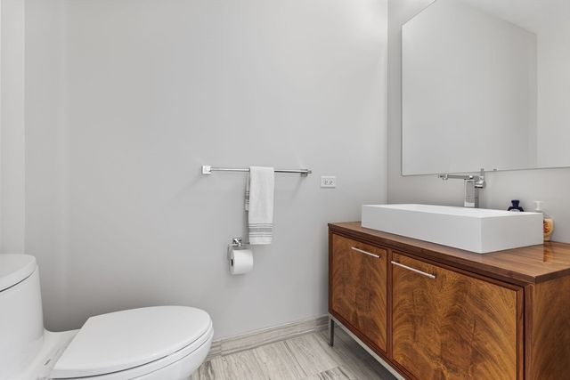 1 Dalton 2604, Boston, MA 02115