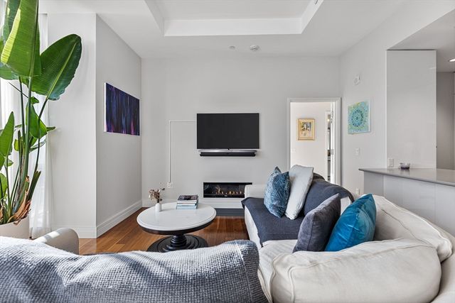 1 Dalton 2604, Boston, MA 02115