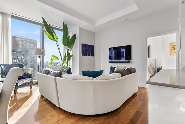 1 Dalton 2604, Boston, MA 02115