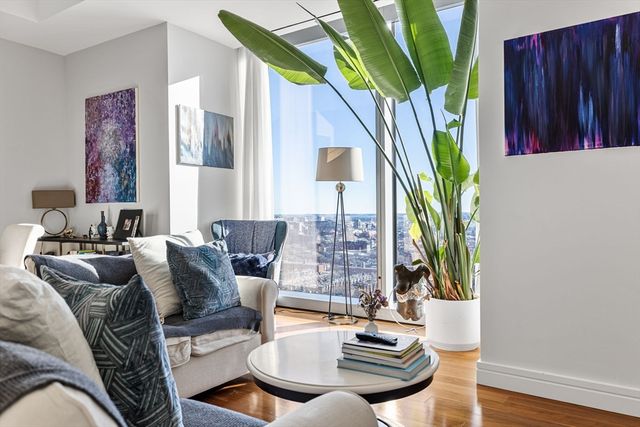 1 Dalton 2604, Boston, MA 02115