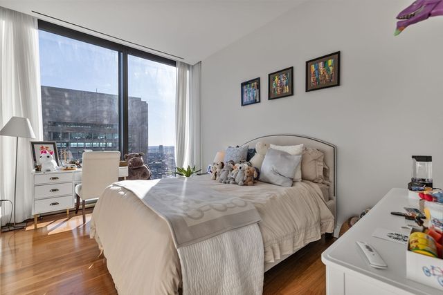 1 Dalton 2604, Boston, MA 02115