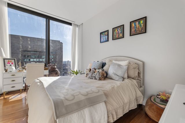 1 Dalton 2604, Boston, MA 02115