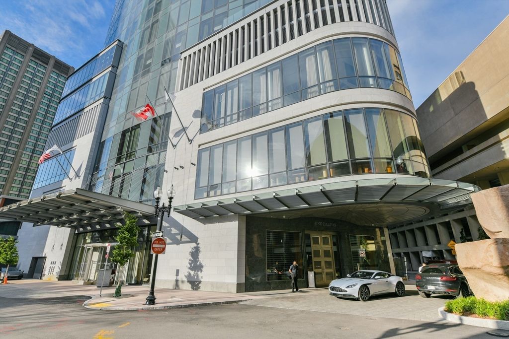 1 Dalton 2604, Boston, MA 02115