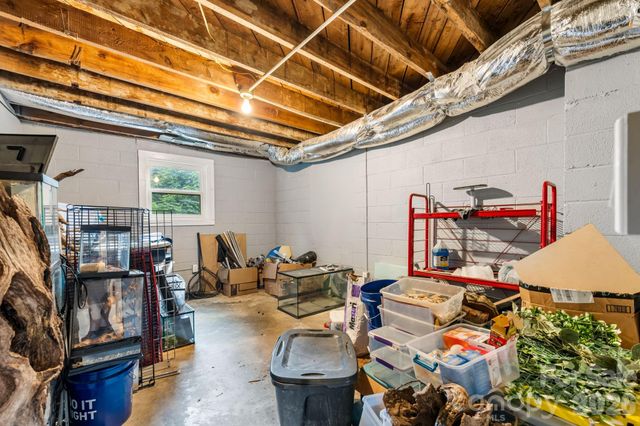 422 Arlington Circle NW, Lenoir, NC 28645