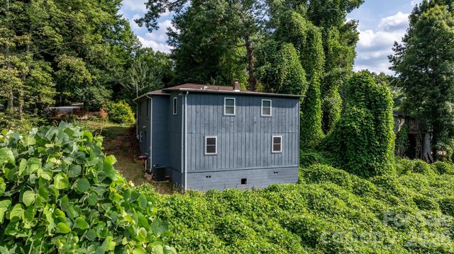 422 Arlington Circle NW, Lenoir, NC 28645