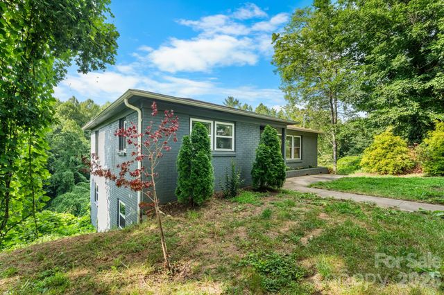 422 Arlington Circle NW, Lenoir, NC 28645
