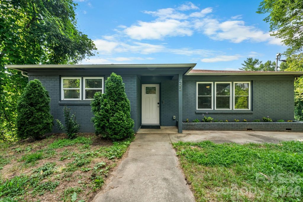 422 Arlington Circle NW, Lenoir, NC 28645