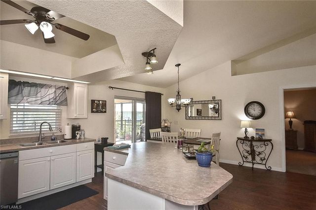 425 20th PL, Cape Coral, FL 33993