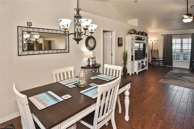 425 20th PL, Cape Coral, FL 33993