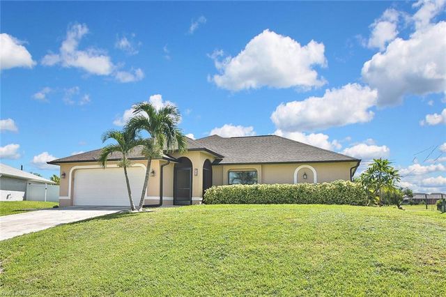 425 20th PL, Cape Coral, FL 33993