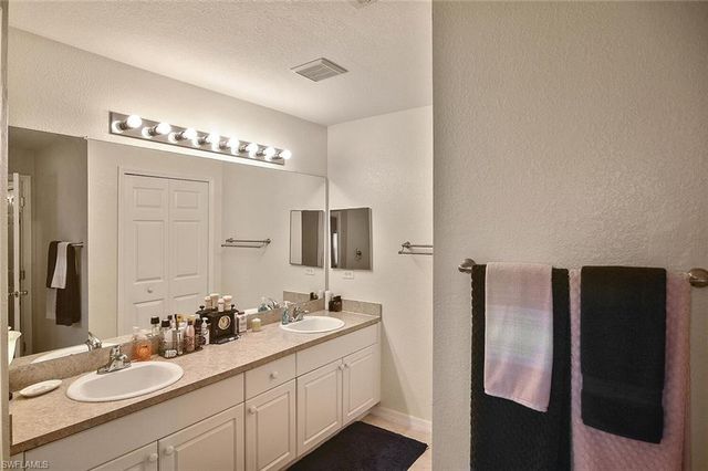 425 20th PL, Cape Coral, FL 33993