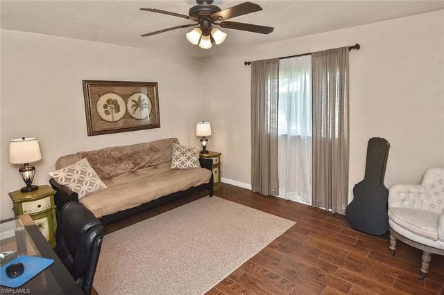 425 20th PL, Cape Coral, FL 33993