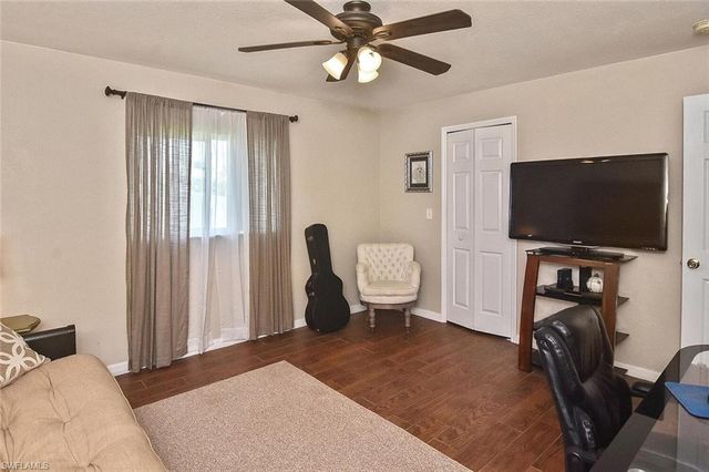 425 20th PL, Cape Coral, FL 33993