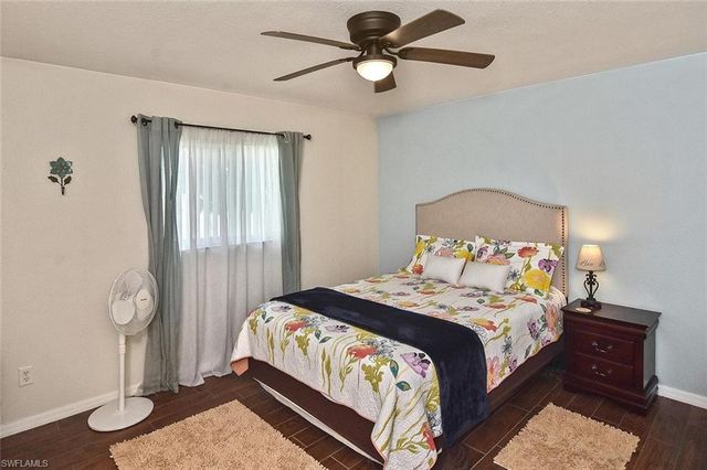 425 20th PL, Cape Coral, FL 33993