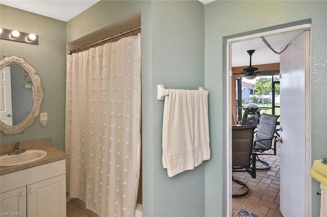 425 20th PL, Cape Coral, FL 33993