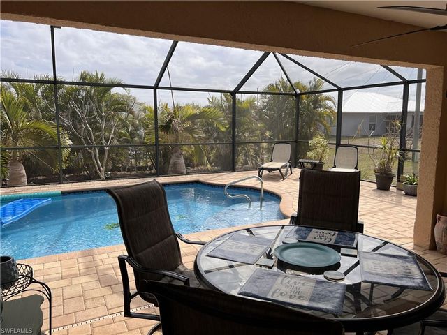 425 20th PL, Cape Coral, FL 33993