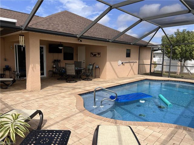 425 20th PL, Cape Coral, FL 33993