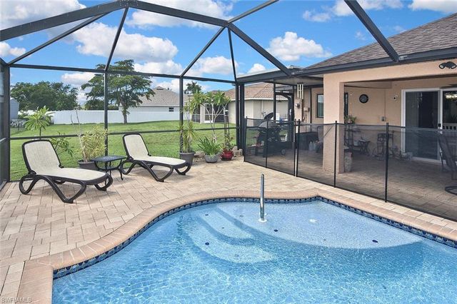 425 20th PL, Cape Coral, FL 33993