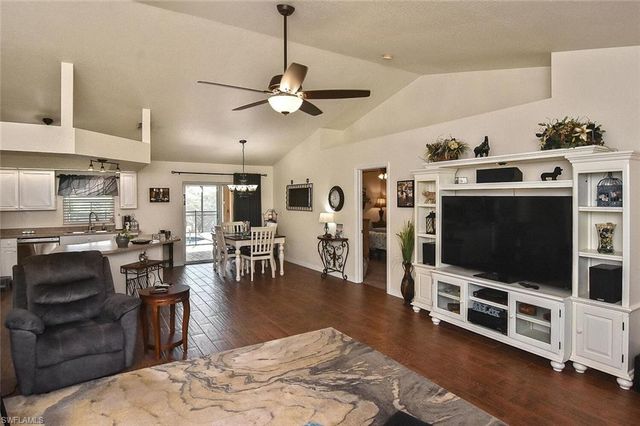 425 20th PL, Cape Coral, FL 33993