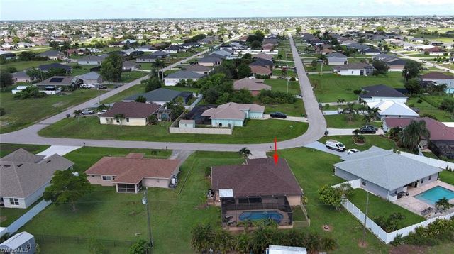 425 20th PL, Cape Coral, FL 33993