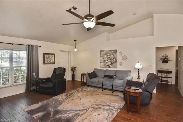 425 20th PL, Cape Coral, FL 33993