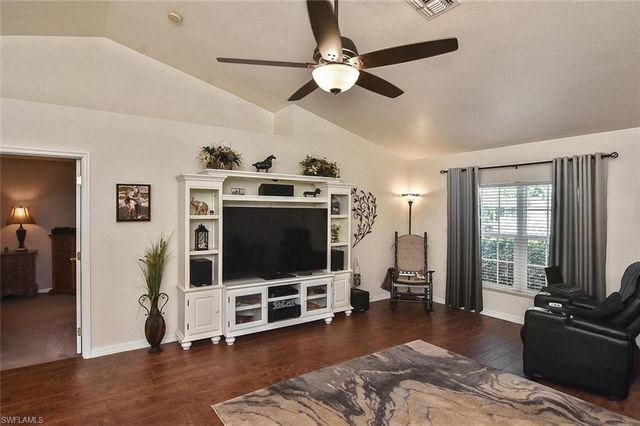 425 20th PL, Cape Coral, FL 33993