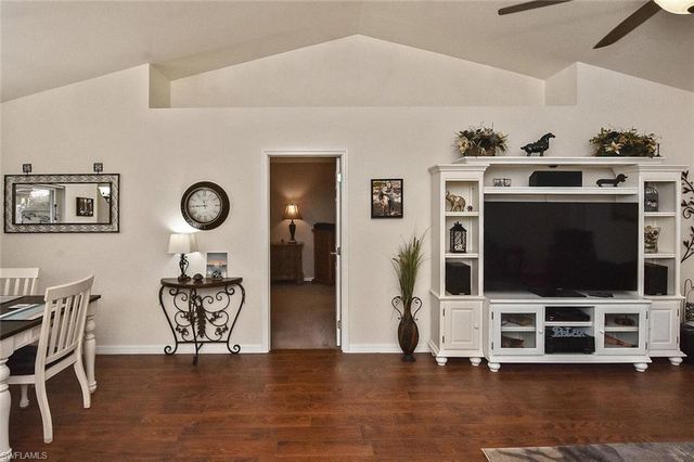 425 20th PL, Cape Coral, FL 33993