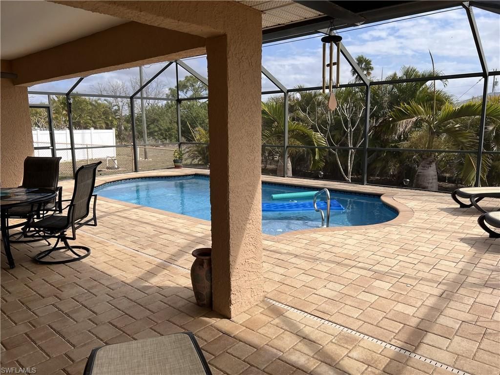 425 20th PL, Cape Coral, FL 33993