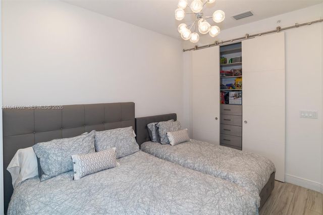 2900 NE 12th Ter 33, Oakland Park, FL 33334