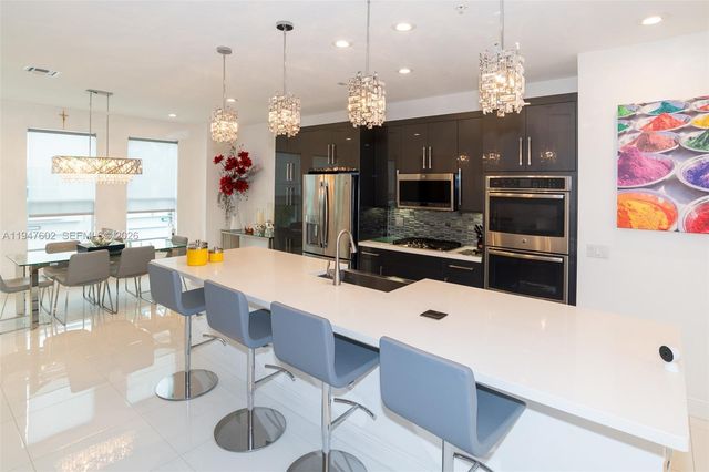 2900 NE 12th Ter 33, Oakland Park, FL 33334