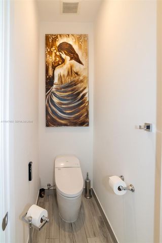 2900 NE 12th Ter 33, Oakland Park, FL 33334