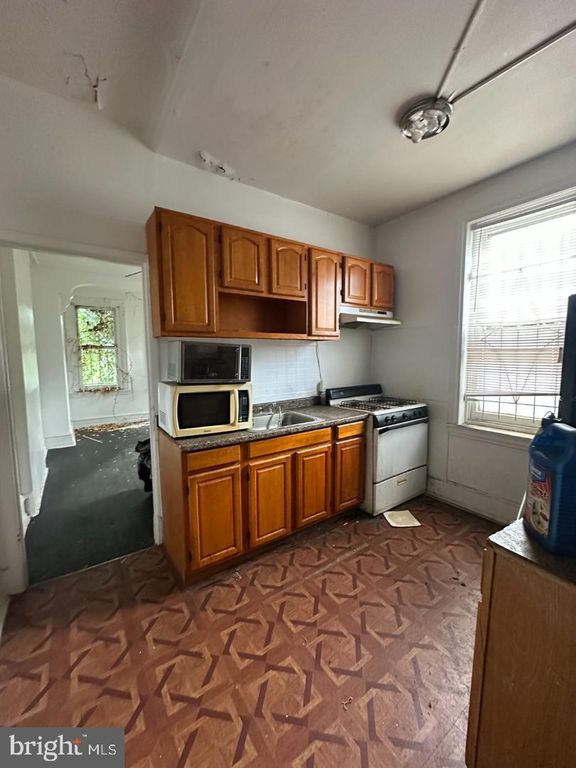 3259 N PARK AVE, PHILADELPHIA, PA 19140 — photo 3