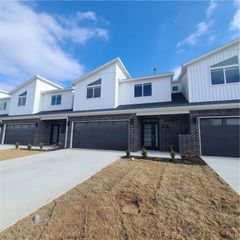 460 Azurite Road, Centerton, AR 72719