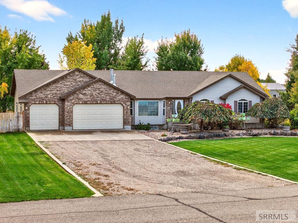 Image 2 of property listing at 3860 E 390 N, Rigby, ID 83442