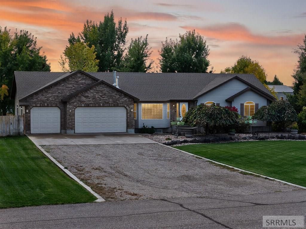 Image 4 of property listing at 3860 E 390 N, Rigby, ID 83442