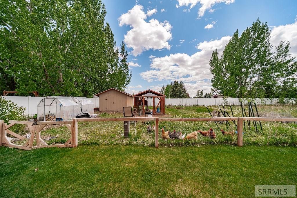 Image 40 of property listing at 3860 E 390 N, Rigby, ID 83442