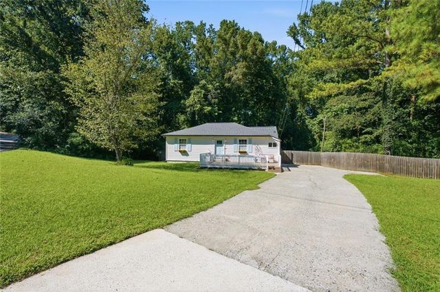 2538 Gordon Circle SE, Smyrna, GA 30080