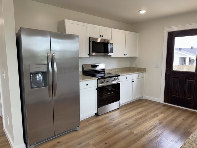 706 Courthouse View St, Lafayette, TN 37083