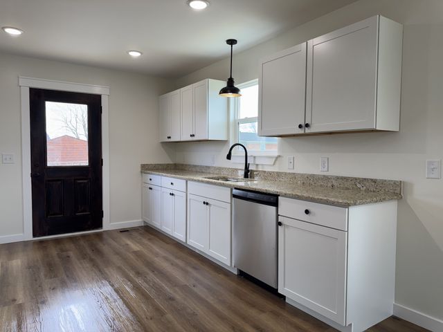 706 Courthouse View St, Lafayette, TN 37083