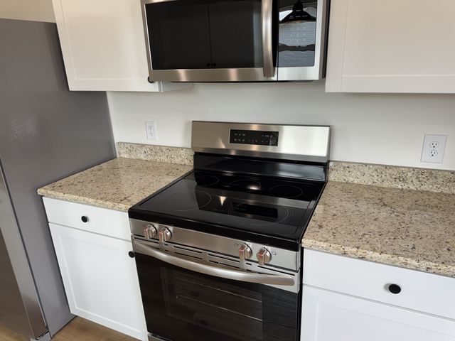 706 Courthouse View St, Lafayette, TN 37083