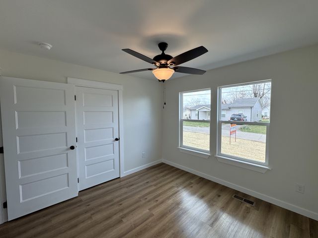 706 Courthouse View St, Lafayette, TN 37083