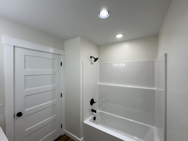 706 Courthouse View St, Lafayette, TN 37083