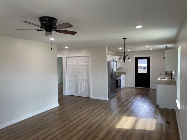 706 Courthouse View St, Lafayette, TN 37083