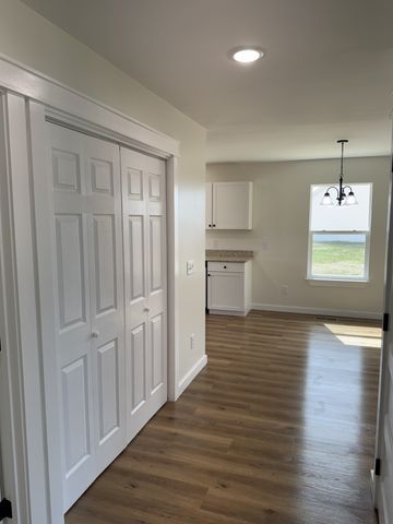 706 Courthouse View St, Lafayette, TN 37083