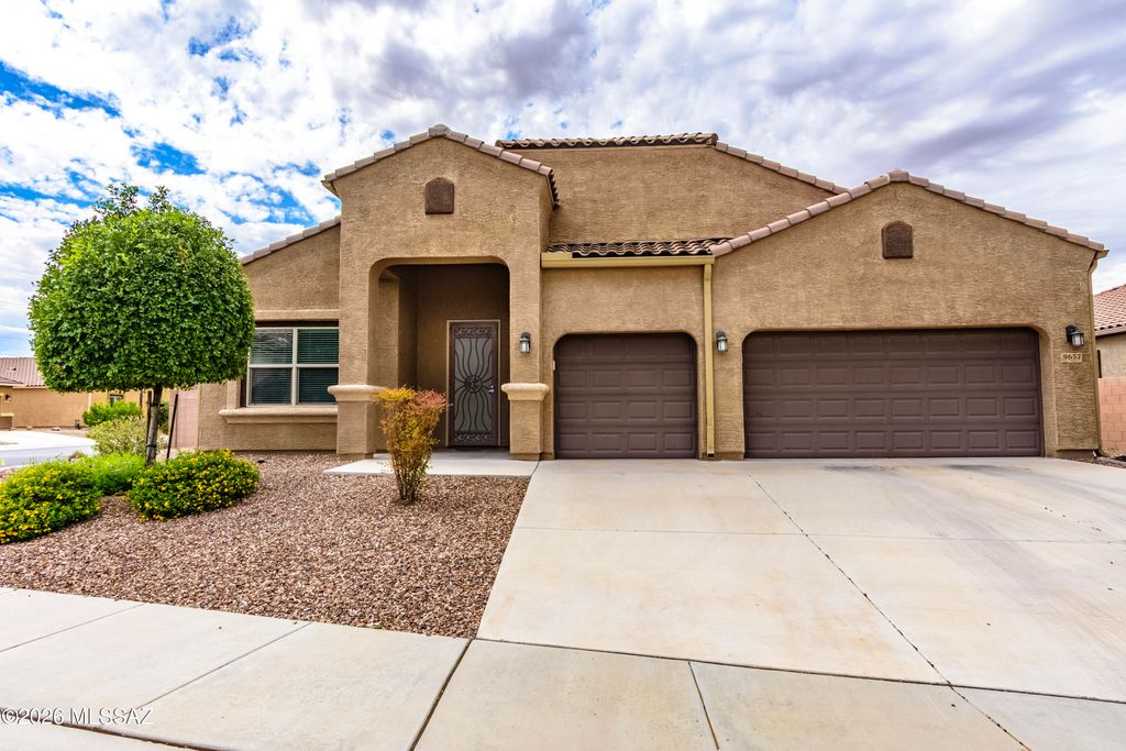 9657 N Texas Ebony Lane, Marana, AZ 85653