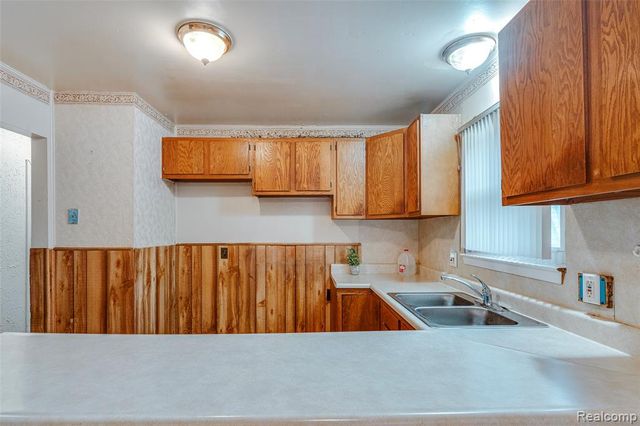 29071 Annapolis Road, Westland, MI 48186