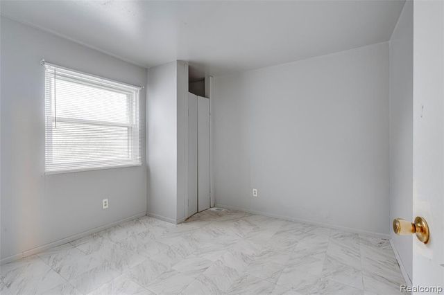 29071 Annapolis Road, Westland, MI 48186