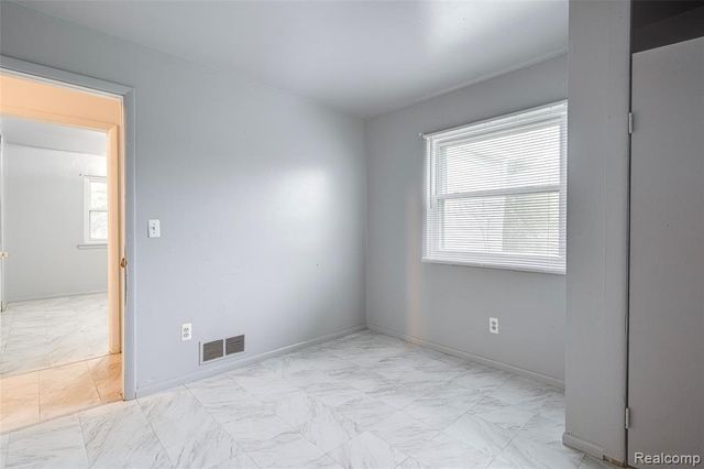 29071 Annapolis Road, Westland, MI 48186